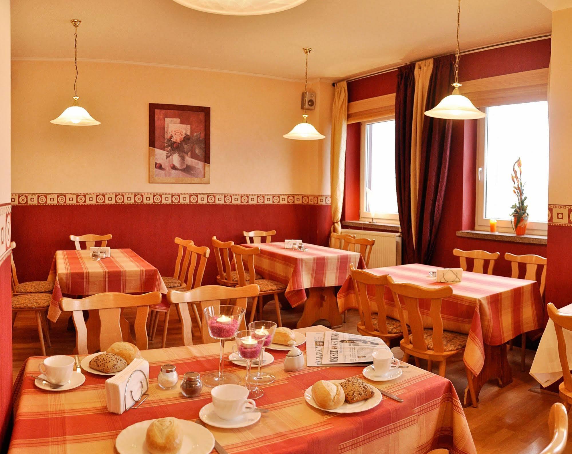 Pension Zum Riedensee Bastorf エクステリア 写真